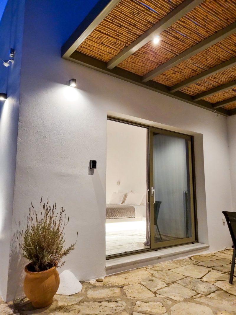 Seaera Apartment in Tinos Center main entrance